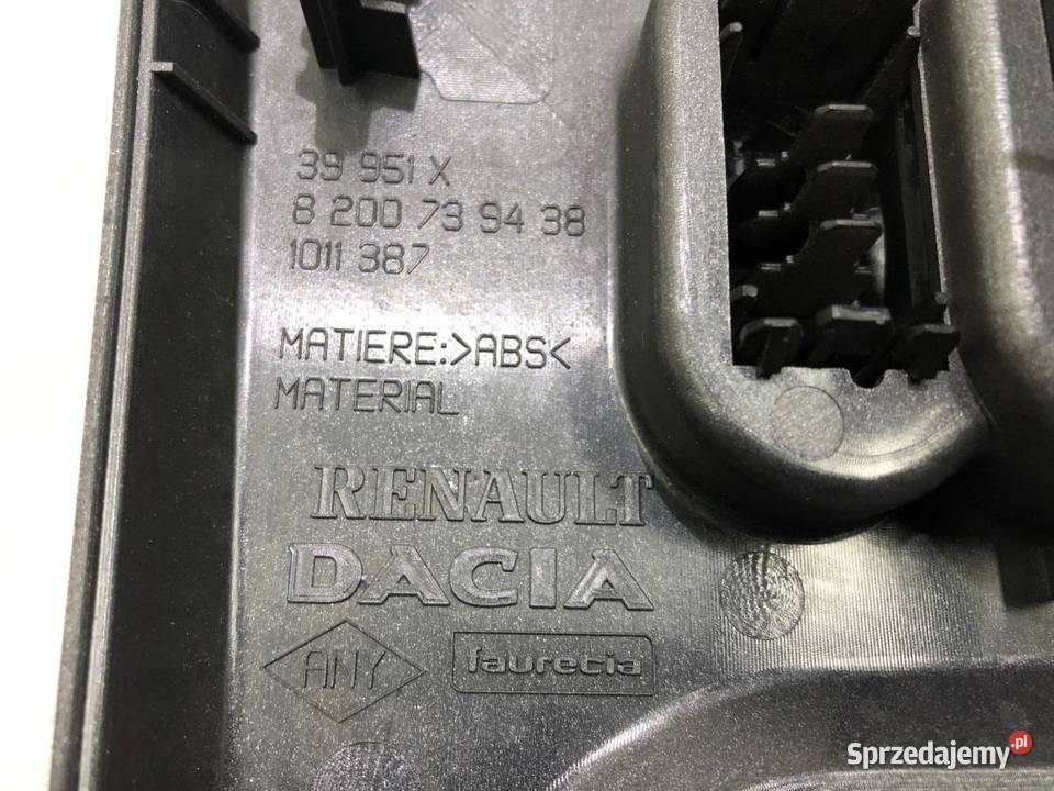 RAMKA KONSOLI DACIA SANDERO I 8200739438