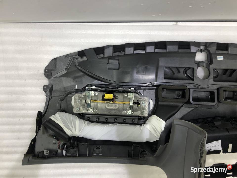 DESKA ROZDZIELCZA KONSOLA AUDI A6 C6 EUROPA