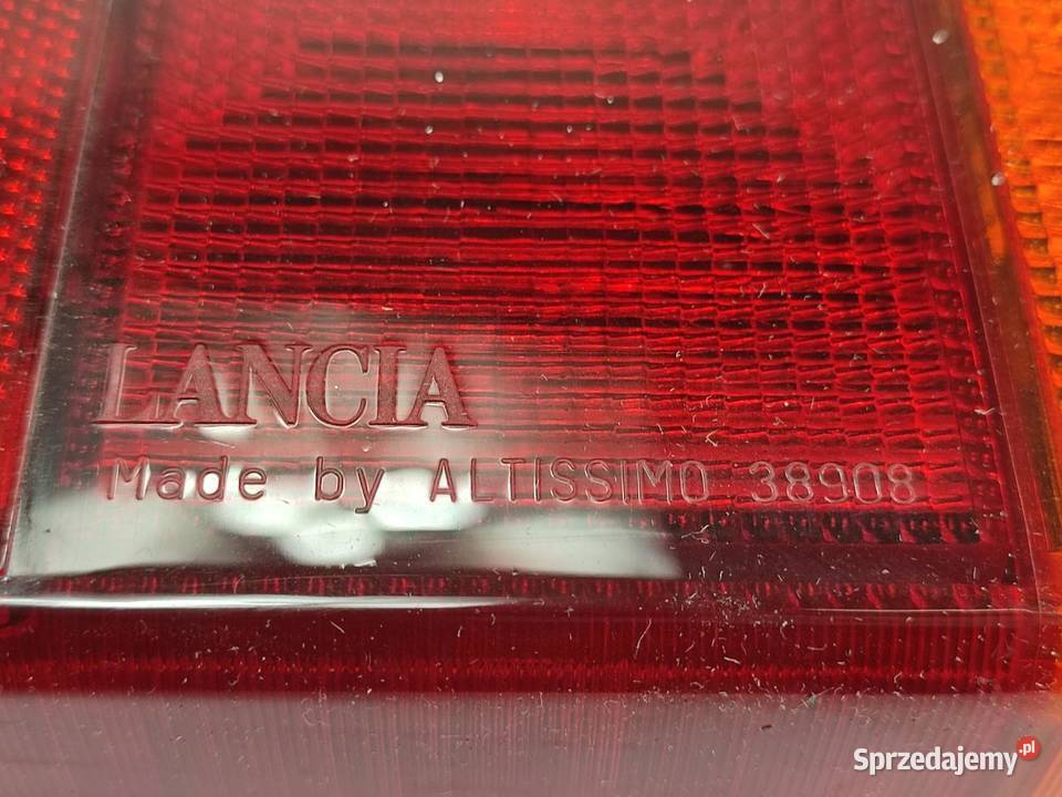 LAMPA PRAWY TYŁ LANCIA Y10 19851996 NOWA MAGNETI
