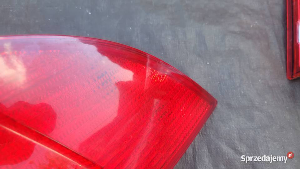 SKODA SUPERB II 3T5 LAMPA PRAWA TYŁ TYLNA SEDAN Ruda Śląska sprzedam