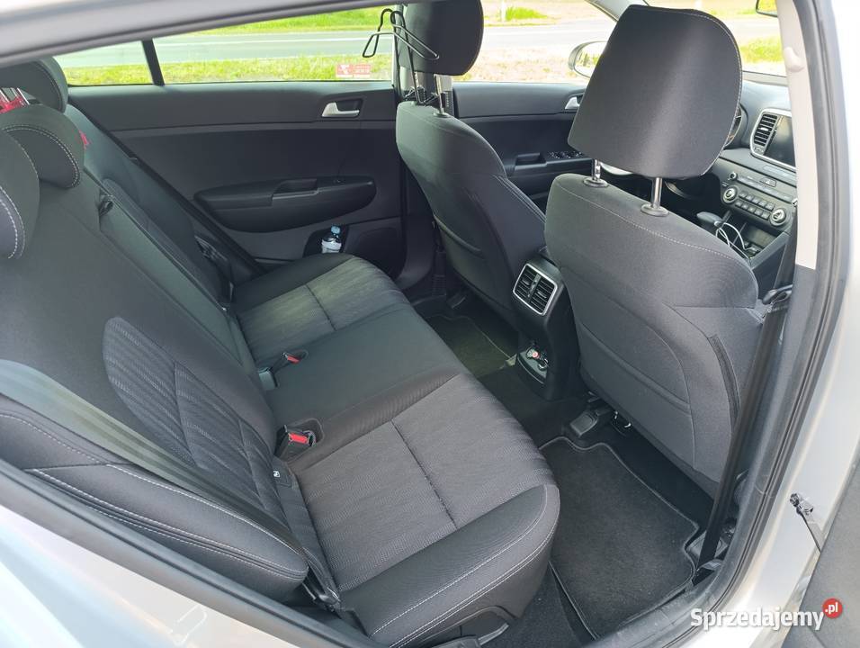 Sprzedam kia sportage niski przebieg salon srebrny Sportage Koło