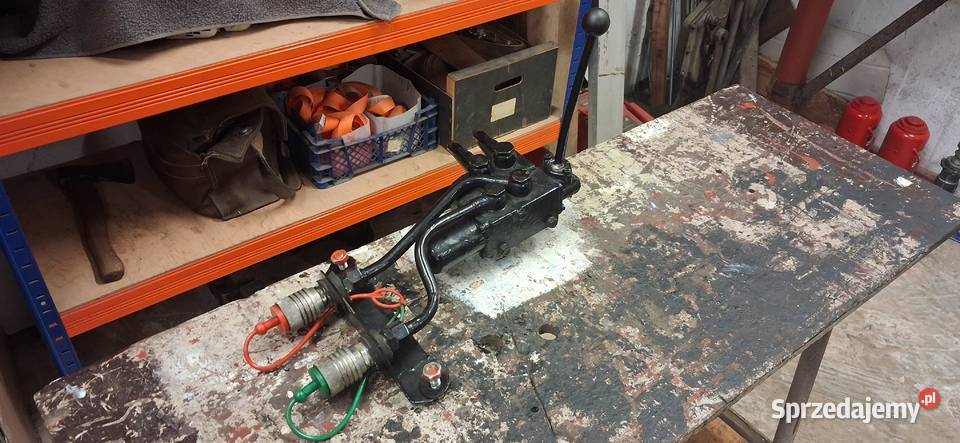 Rozdzielacz hydrauliczny wywrotu c330 Radomsko