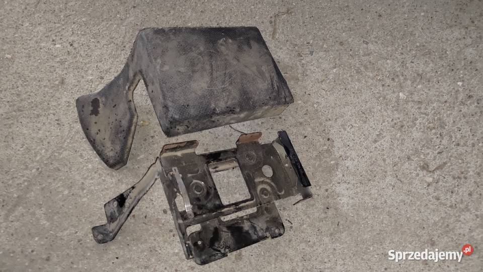 Obudowa osłona uchwyt sterownika ABS VW Jetta a2 Rok produkcji 1990 Suwałki