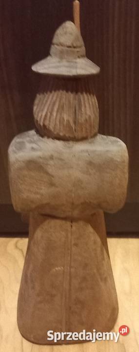 Drewnisna figurka wedrowca Pabianice