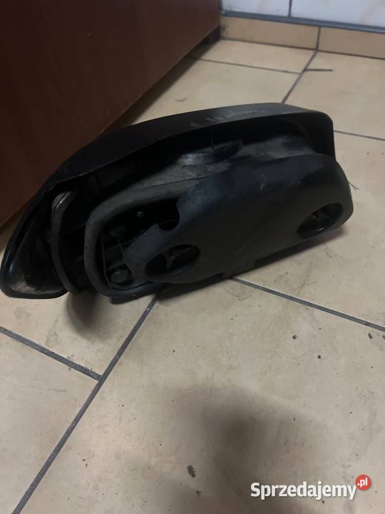 Lampa tyl prawa peugeot 106
