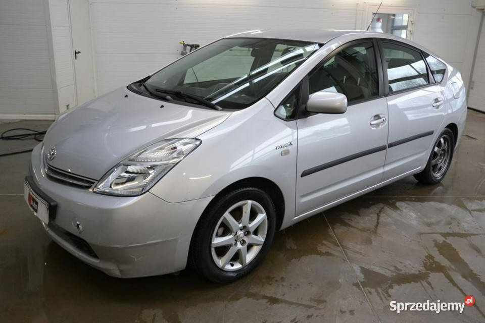 Toyota Prius 15 benzynka hybryda FAJNY PRZEBIEG Prius Kęty