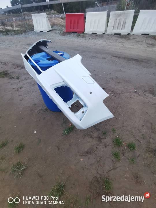 ZDERZAK PRZÓD PRZEDNI AUDI A4 B9 8W0807437 Luzino sprzedam