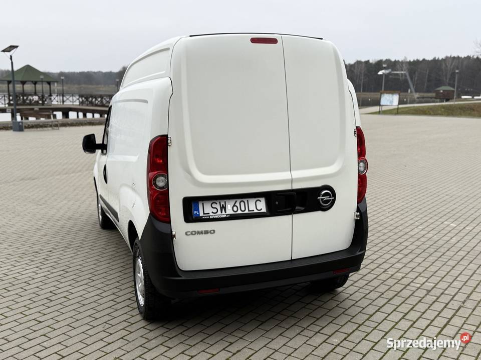 Opel Combo 16 6 biegówMAXIWysokiKLIMASalon Opel lubelskie sprzedam