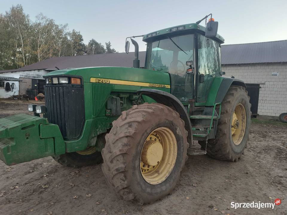 John Deere 8200