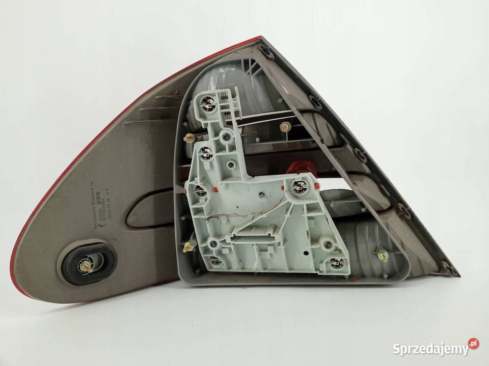 LAMPA TYŁ PRAWA SEDAN A2118200464 Mercedes