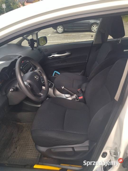 Toyota Auris 18 hybrid Żory sprzedam