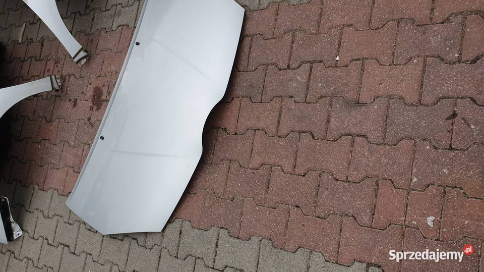 MASKA PRZÓD POKRYWA 1C0 SREBRNA COROLLA VERSO