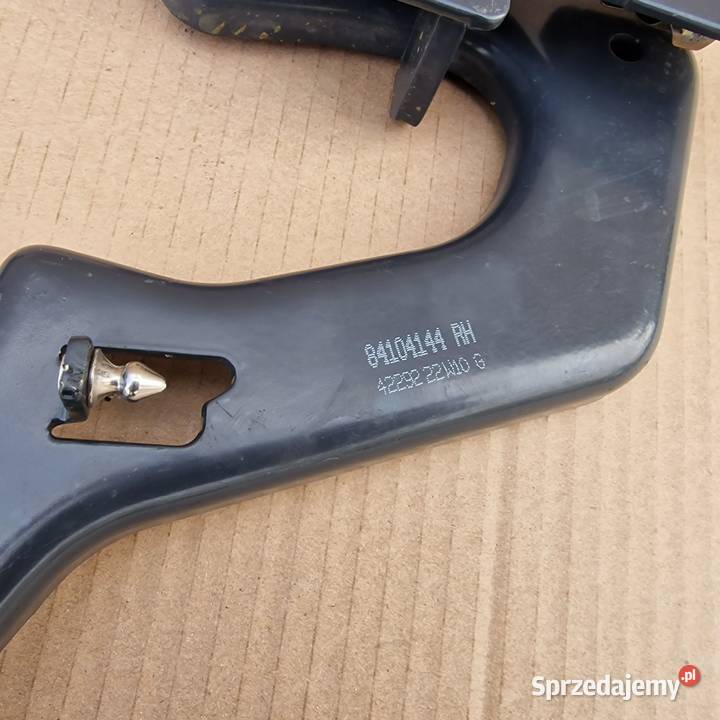 VOLVO FH4 ZAWIAS STOPNIA GRILLA Bieleń