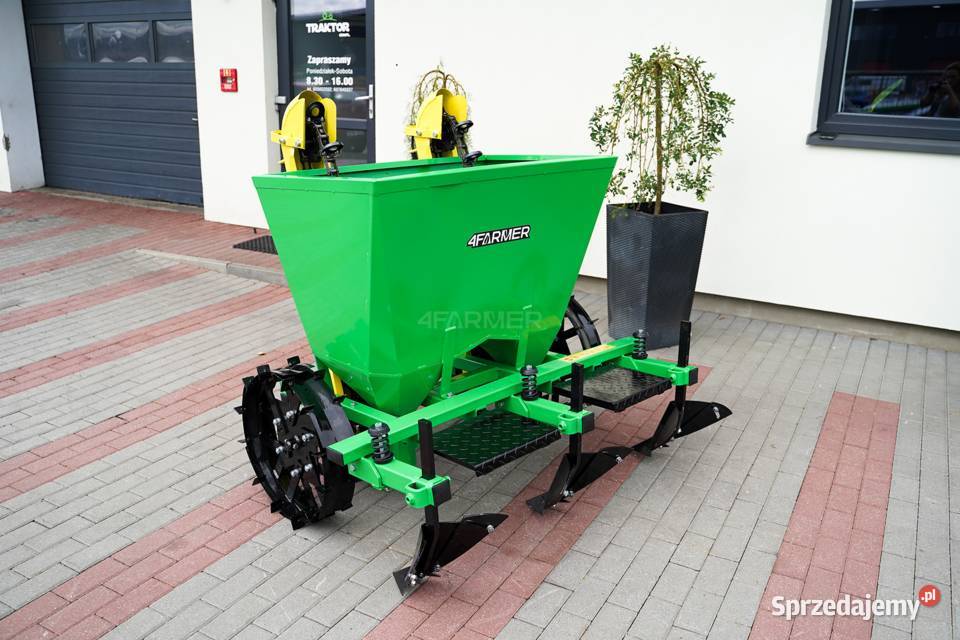 Sadzarka dwurzędowa do sadzenia roślin Tajęcina