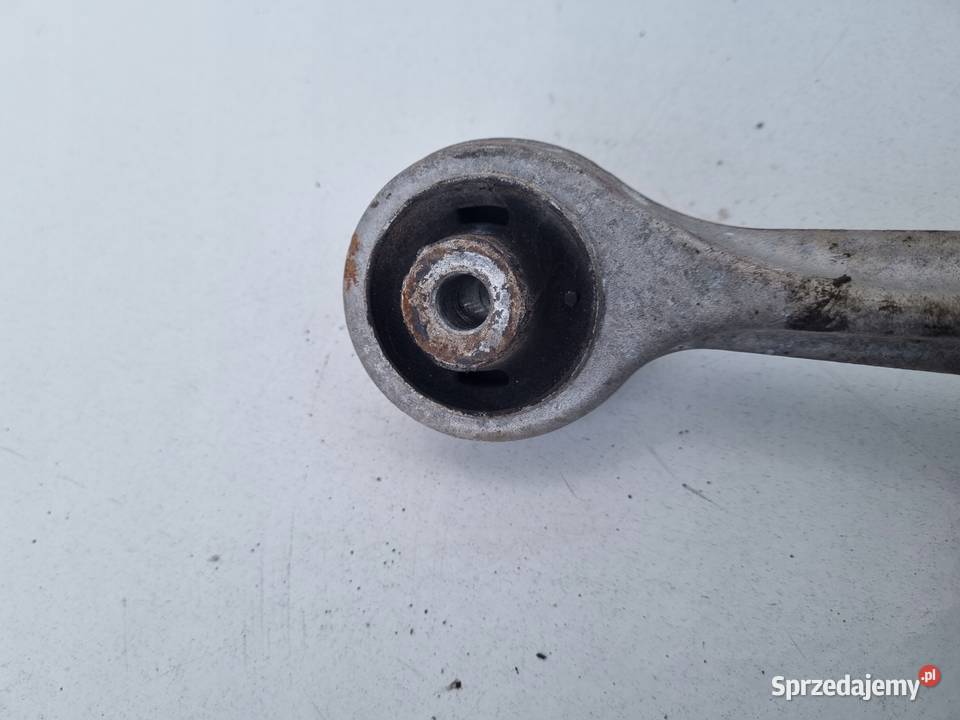 Audi A4 B5 Passat B5 PRZEDNI PRAWY GÓRNY WAHACZ Wahacze Janów