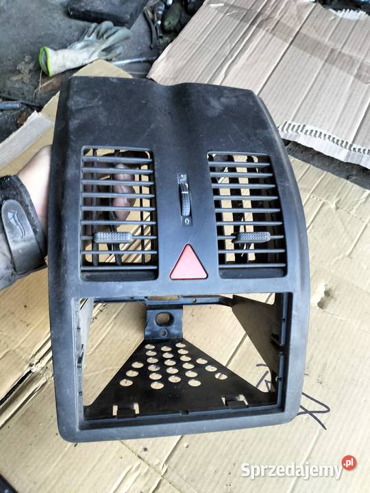 ŚRODKOWY PANEL NAWIEWU POLO 6N2 osobowe Kamień-Kolonia sprzedam