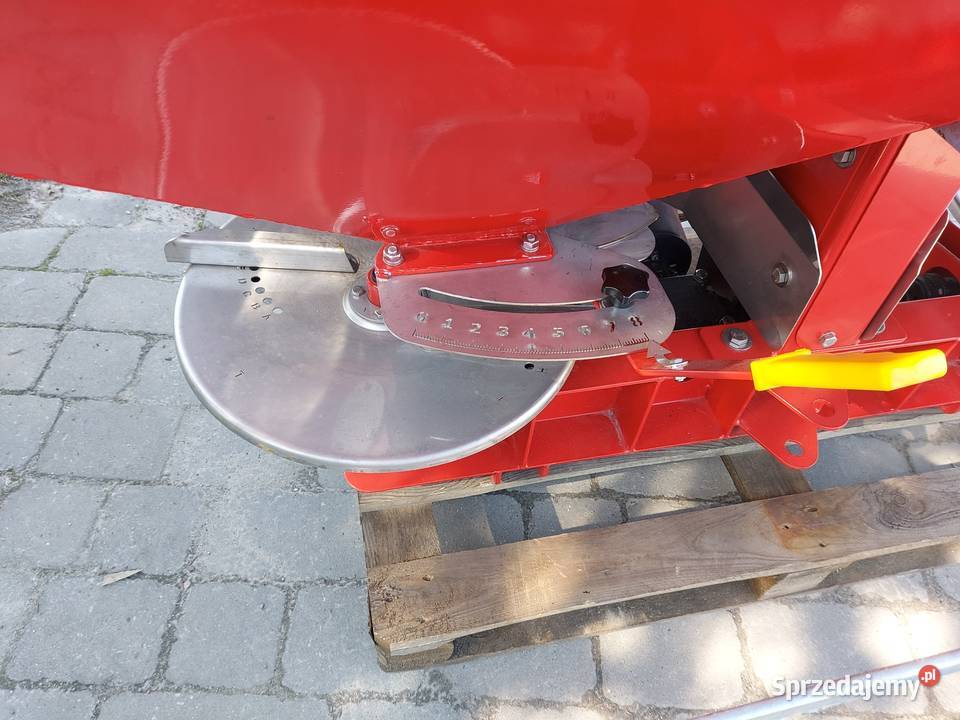 Rozsiewacz nawozów DWUTARCZOWY MASTER TRANSPORT Rozsiewacze nawozów łódzkie Mroczków Duży