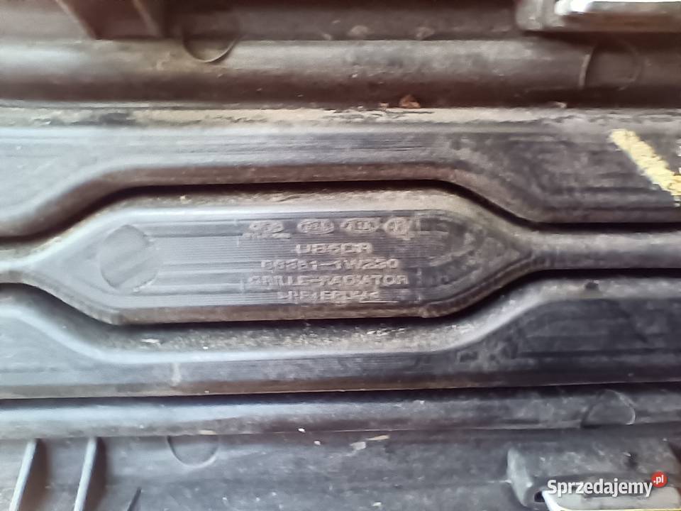 Grill ATRAPA KIA RIO SEDAN 863511W230 CHROM Karoseria Drezdenko