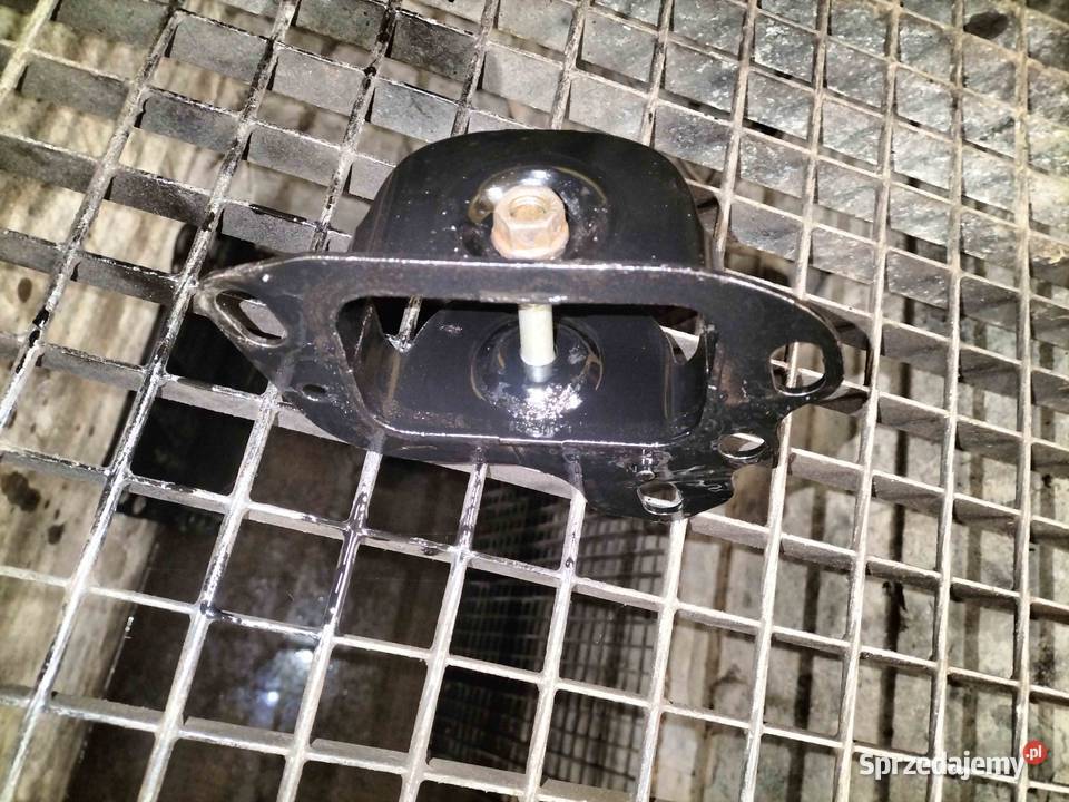 Wspornik wahacza prawy tylny BMW E46 E36 X3 E83 osobowe Zestawy zawieszenia Poręba