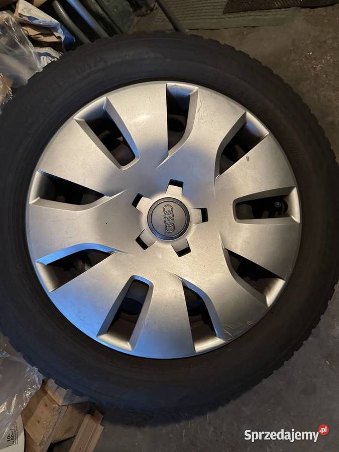 Opony zimowe z felgami Audi a4 b8 2019 kołpaki