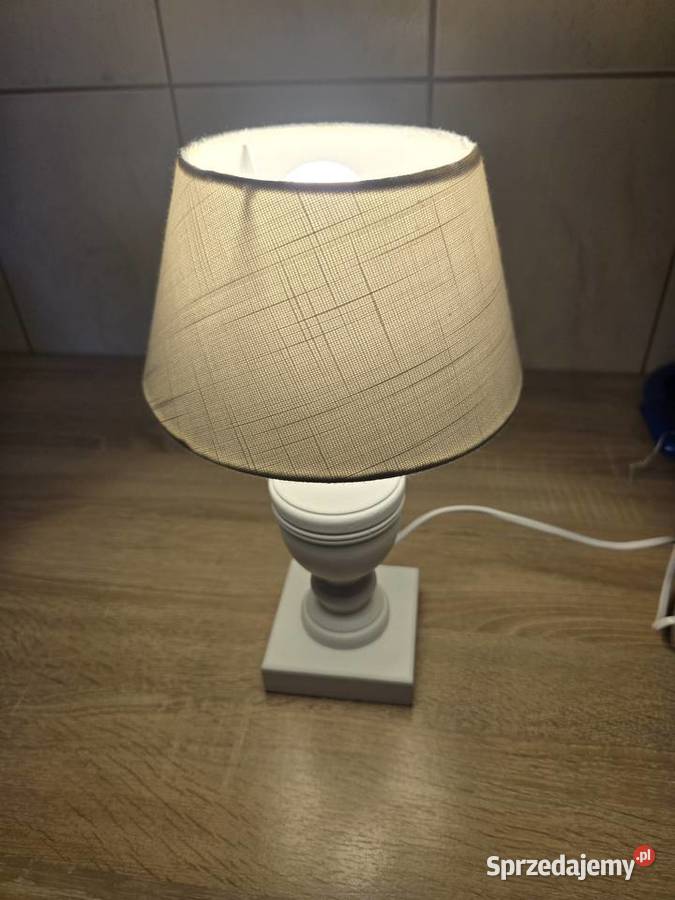 Lampka na biurko z włącznikiem stan Czaplinek