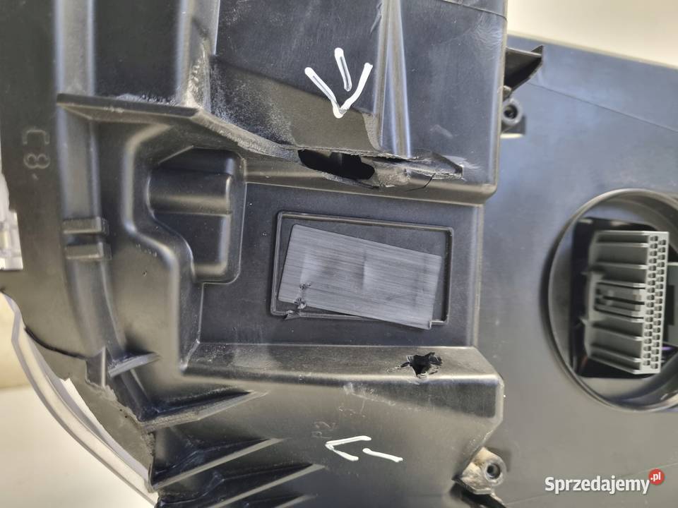 LAMPA PRAWA Volvo XC40 prawy przód przednia FULL lubelskie Chełm