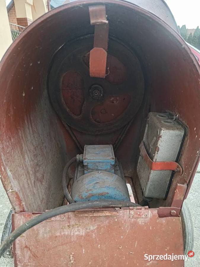 Betoniarka stalowa 150 litrów Sprzęt i akcesoria budowlane Trześń
