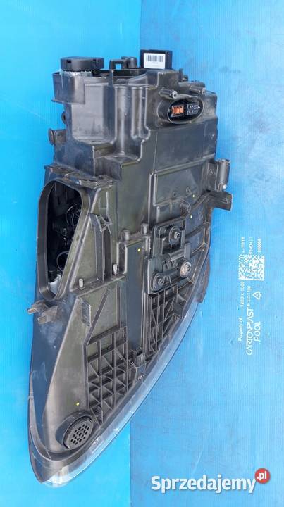 LAMPA REFLEKTOR PRAWY PRZÓD EU 7P5941032BB sprzedam