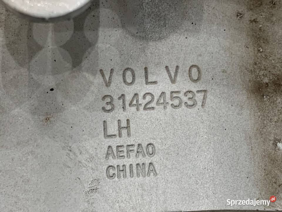 ZAWIAS MASKI LEWY PRZÓD VOLVO XC60 II SUV BIAŁY Motoryzacja