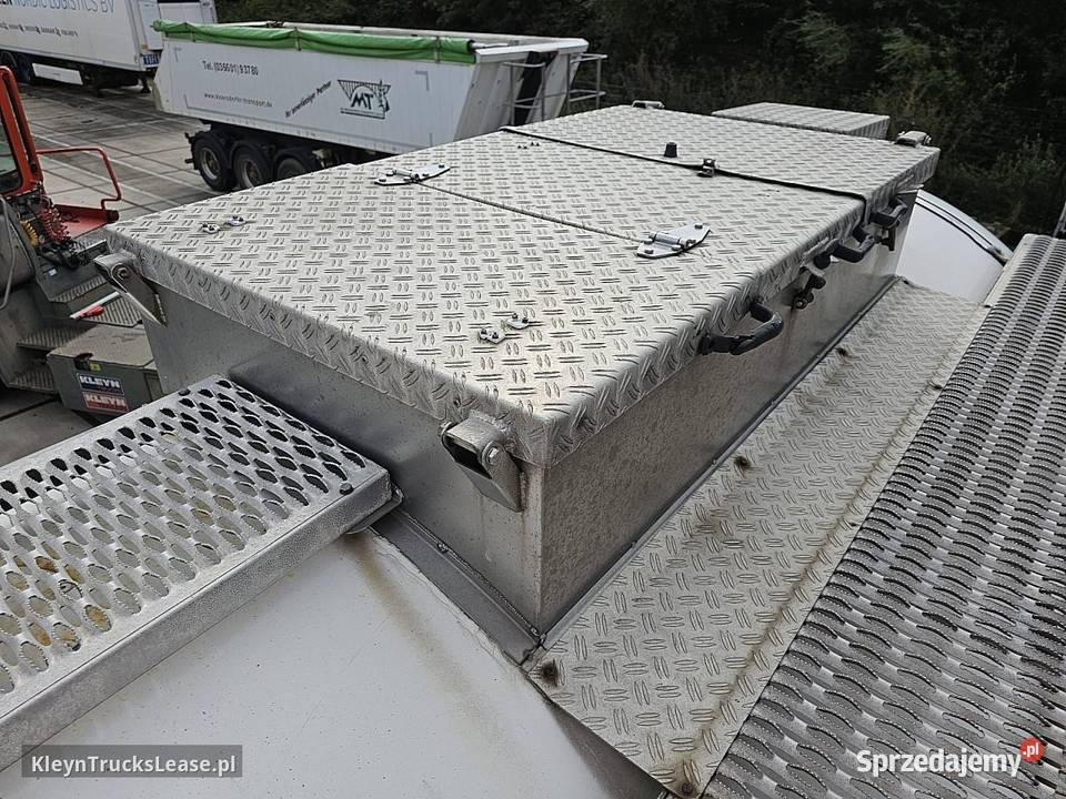 Hendricks CHEMIETANK 30000 LTR ISOLATED cysterna więcej niż 2