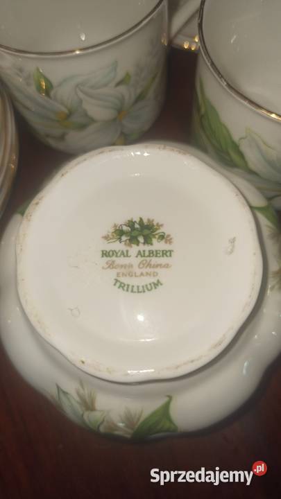 Filiżanka z 2 talerzykami
Royal Albert Paragon Porcelana i szkło Gdańsk sprzedam