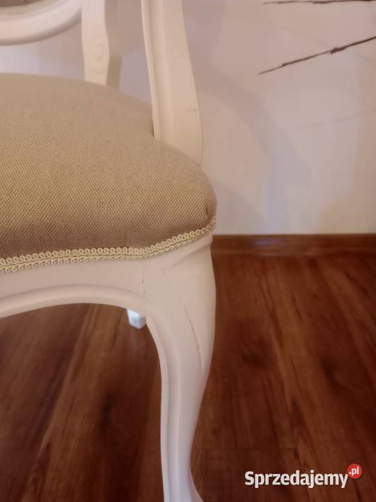 Stylowy Fotel Ludwik Renowacji Biel i Len Lusówko