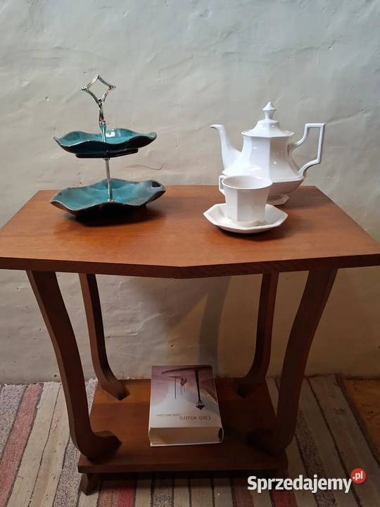 Drewniany stolik art deco