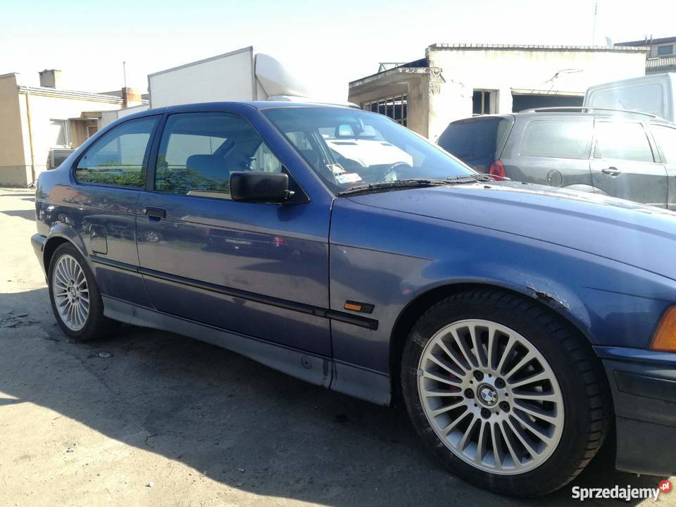 BMW E36 Compact 16 benzynagaz gniazdo USB