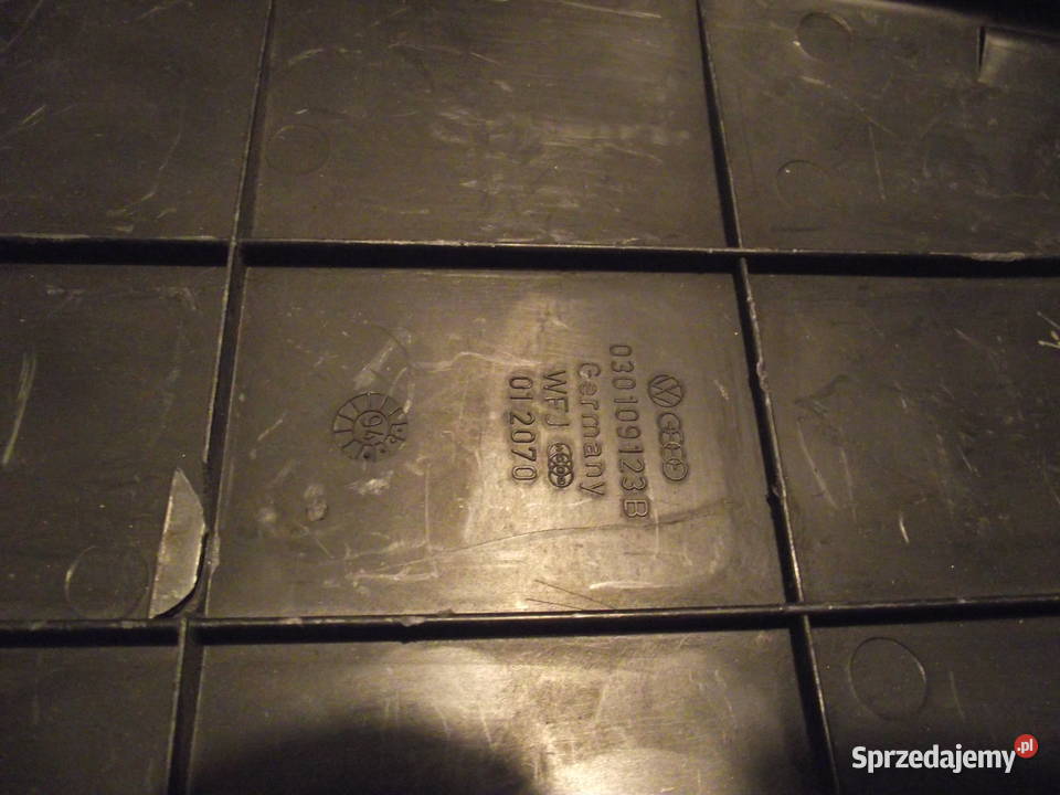 Vw Obudowa rozrządu 030 109 123B Wrocław sprzedam