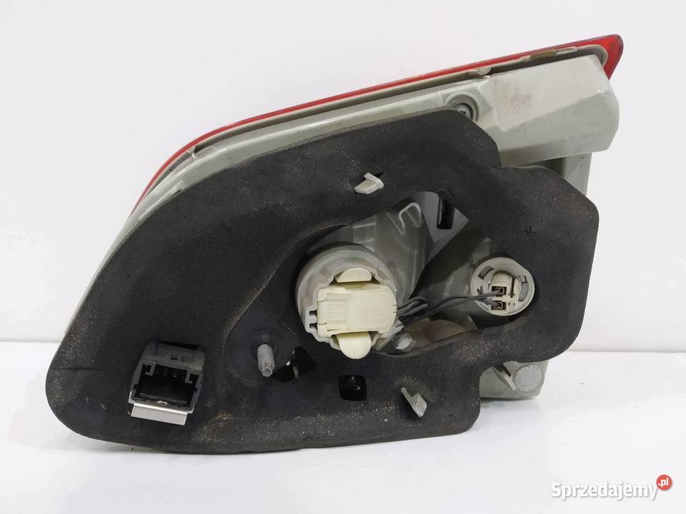 LAMPA TYŁ W KLAPĘ LEWA KOMBI T9 Peugeot 308 II Rok produkcji 2015