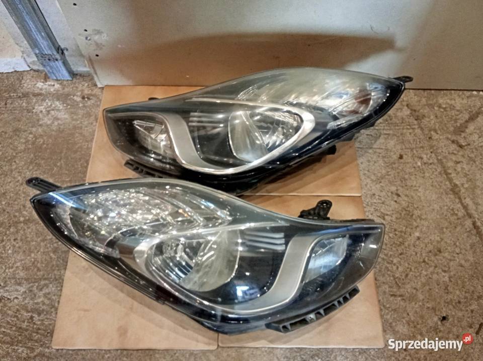 Hyundai ix20 LIFT2013r reflektory przednie lewy Kamieniec Wrocławski