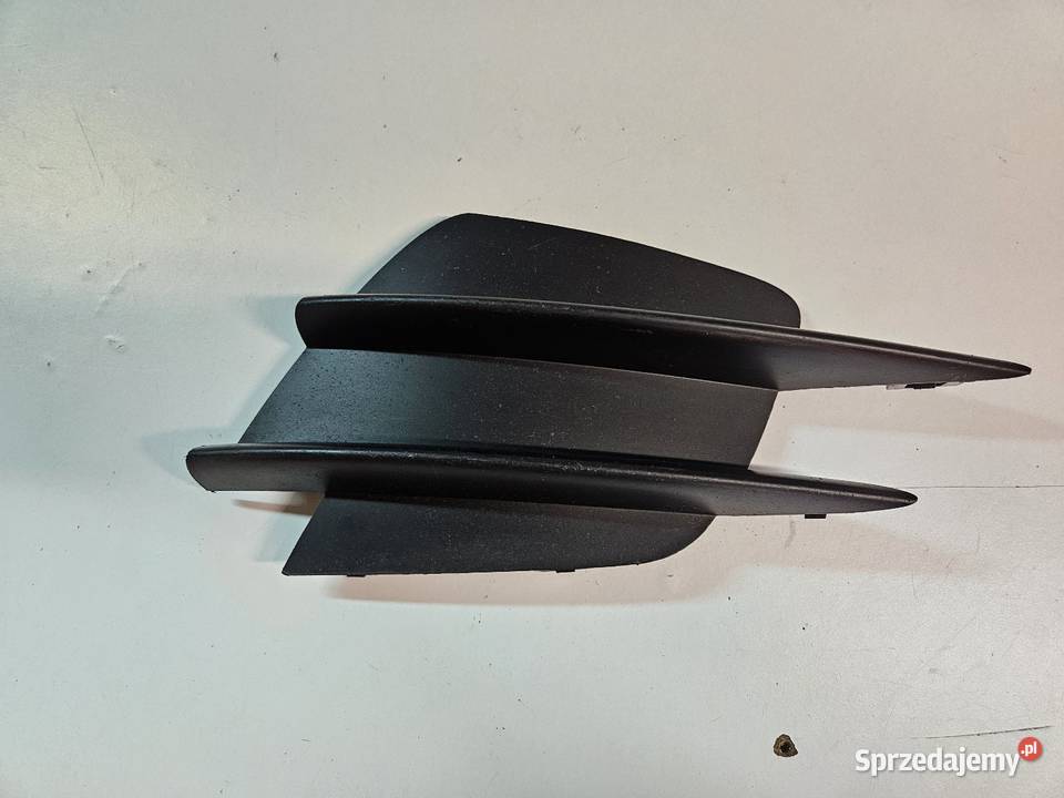 MERCEDES CKLASA W205 AMG KRATKA PRAWA ZDERZAKA Międzychód