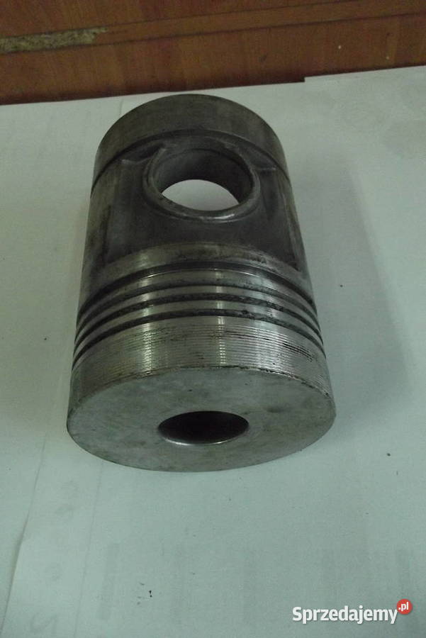 Tłok silnika T 170 Części zamienne Parczew