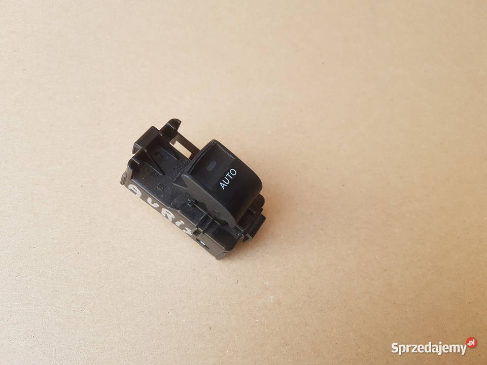 Toyota Auris II E18 włącznik przełącznik szyb Legnica sprzedam