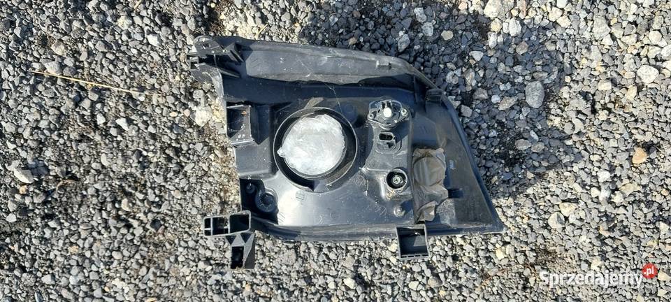 Nissan x trail lampa lewa przednia t30 2001 2006 sprzedam