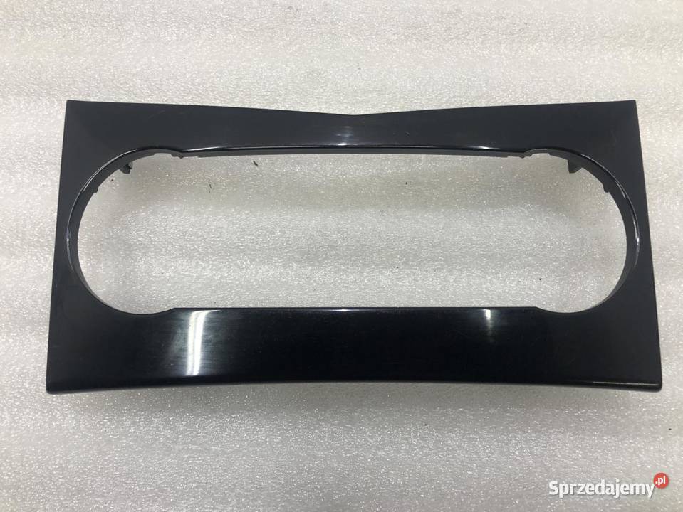 RAMKA RADIA MERCEDES W204 A2046800390 osobowe wielkopolskie
