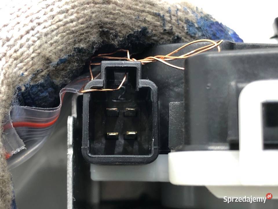 ZAMEK KLAPY TYŁ MAZDA 2 DE Hatchback C6728 0715 osobowe Zamki, wkładki i kluczyki