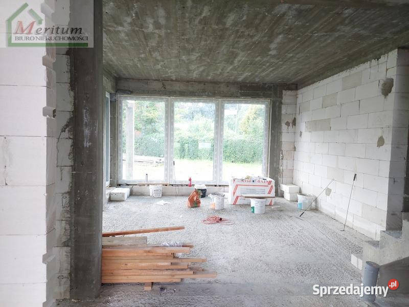 sprzedaży domu wolnostojącego 22243m2 Krosno 2652zł/m2 sprzedam