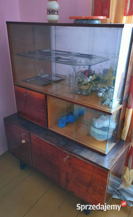 Witrynakredens przeszklony kalwaryjski okres PRL Rylowa