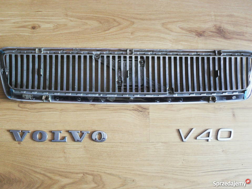 VOLVO V 40 przednia atrapa gril Konin