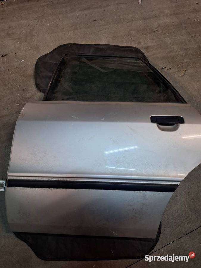 Drzwi lewy tył Audi 80 B4 Rok produkcji 1994 Sosnowiec
