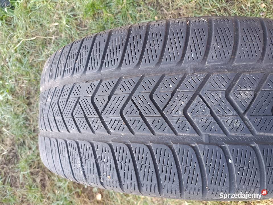 Sprzedam opony zimowe Pirelli 25550 R20 Samochodowe Ostrołęka sprzedam