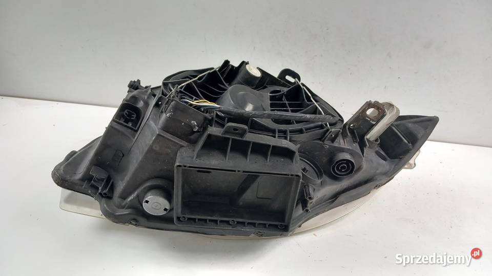 BMW 1 E87 LAMPA PRZÓD PRAWA