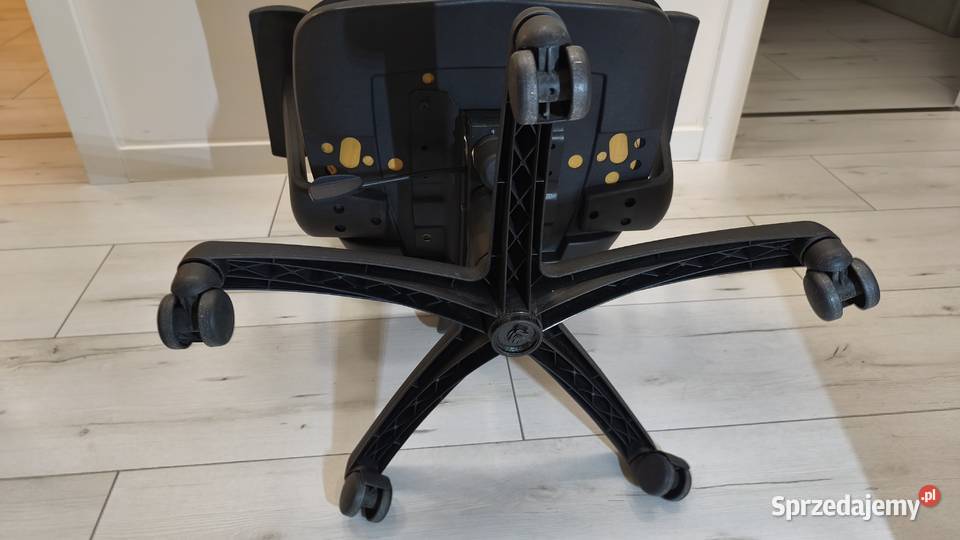 3 Ergonomiczne krzesło biurowe Nowy Styl Master podlaskie Białystok